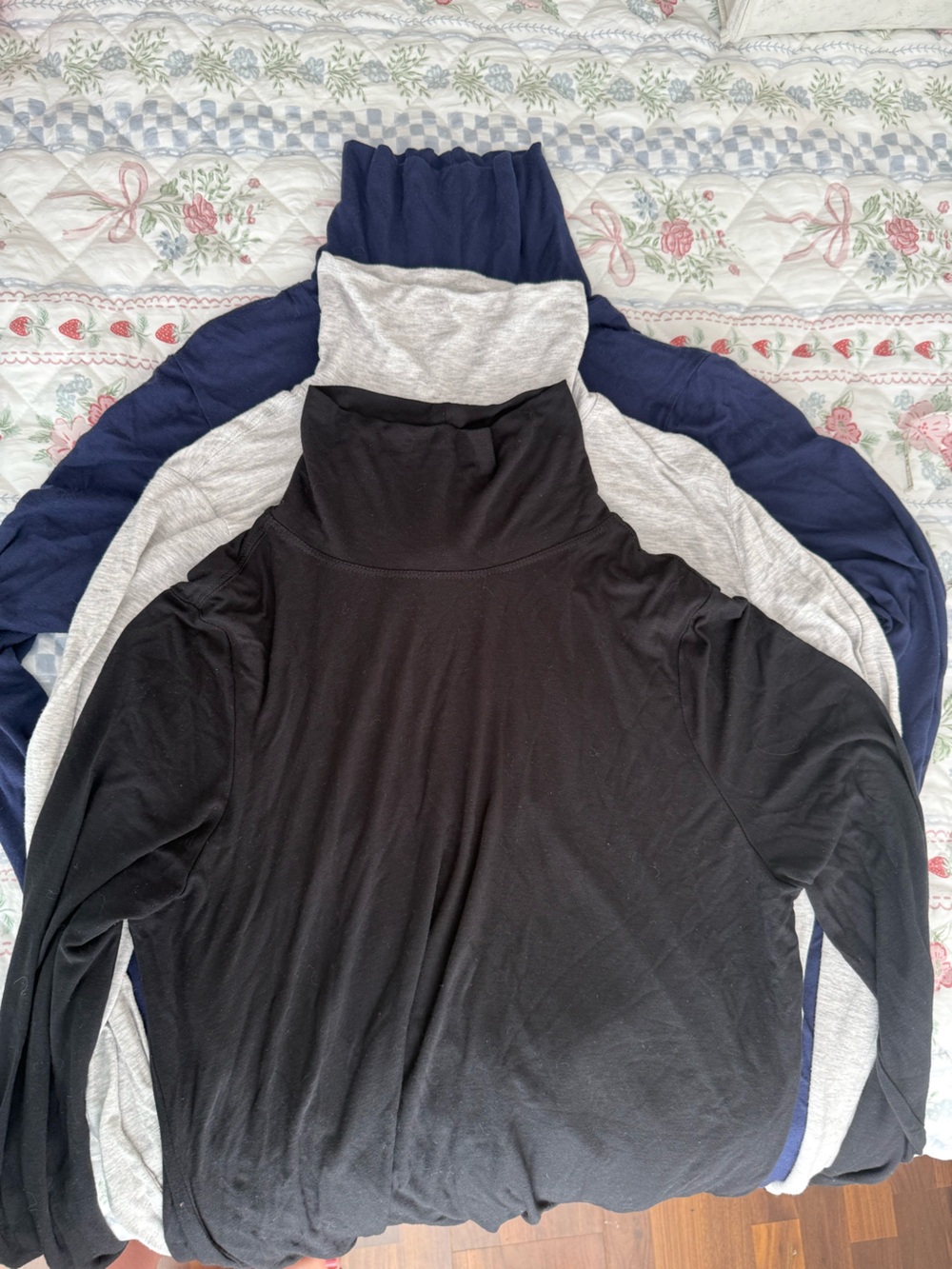 SET OF 3 - Vixar & Gap turtlenecks